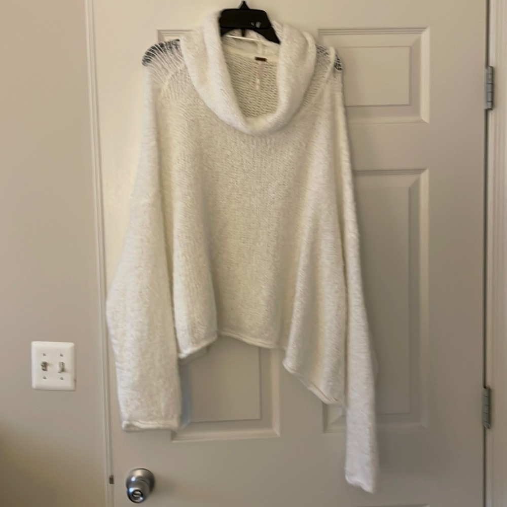 Free People White sweater size L